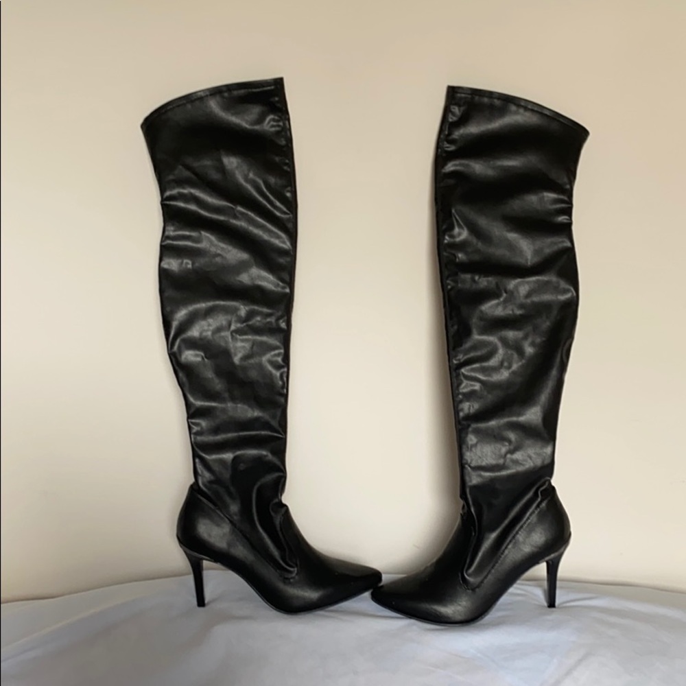 05:08   NINA Knee Boots